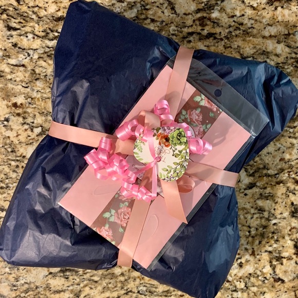 🌹How I Wrap Your Purchase!!!🌹 - Picture 8 of 9